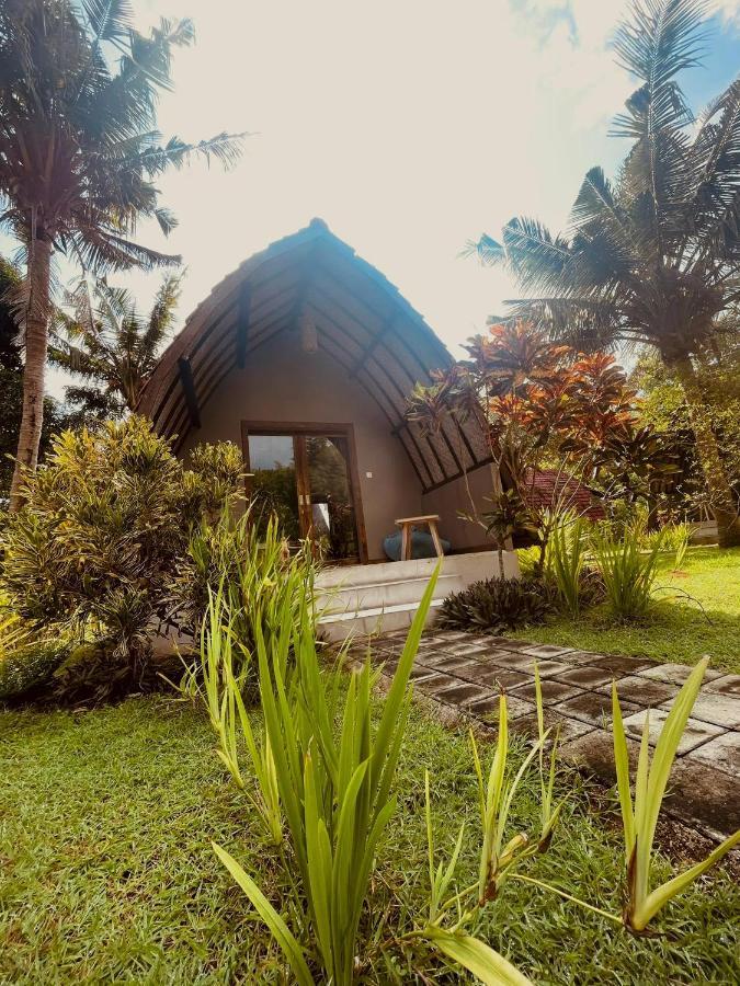 Apit Lawang Villas & Resto Batununggul Ngoại thất bức ảnh