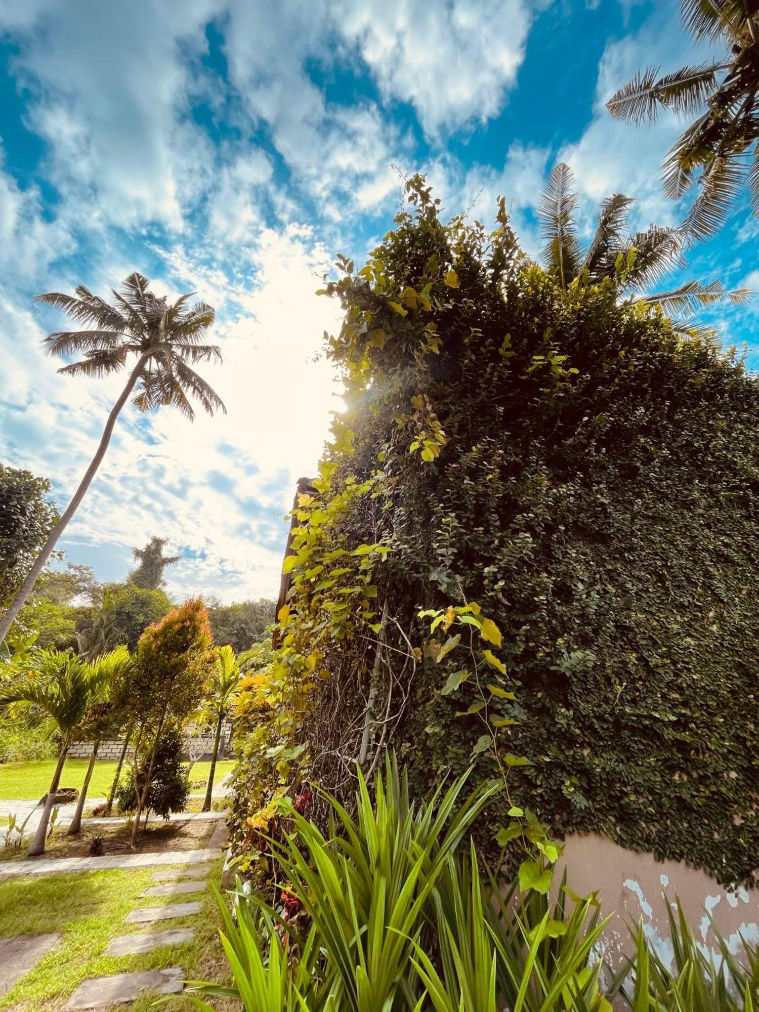Apit Lawang Villas & Resto Batununggul Ngoại thất bức ảnh